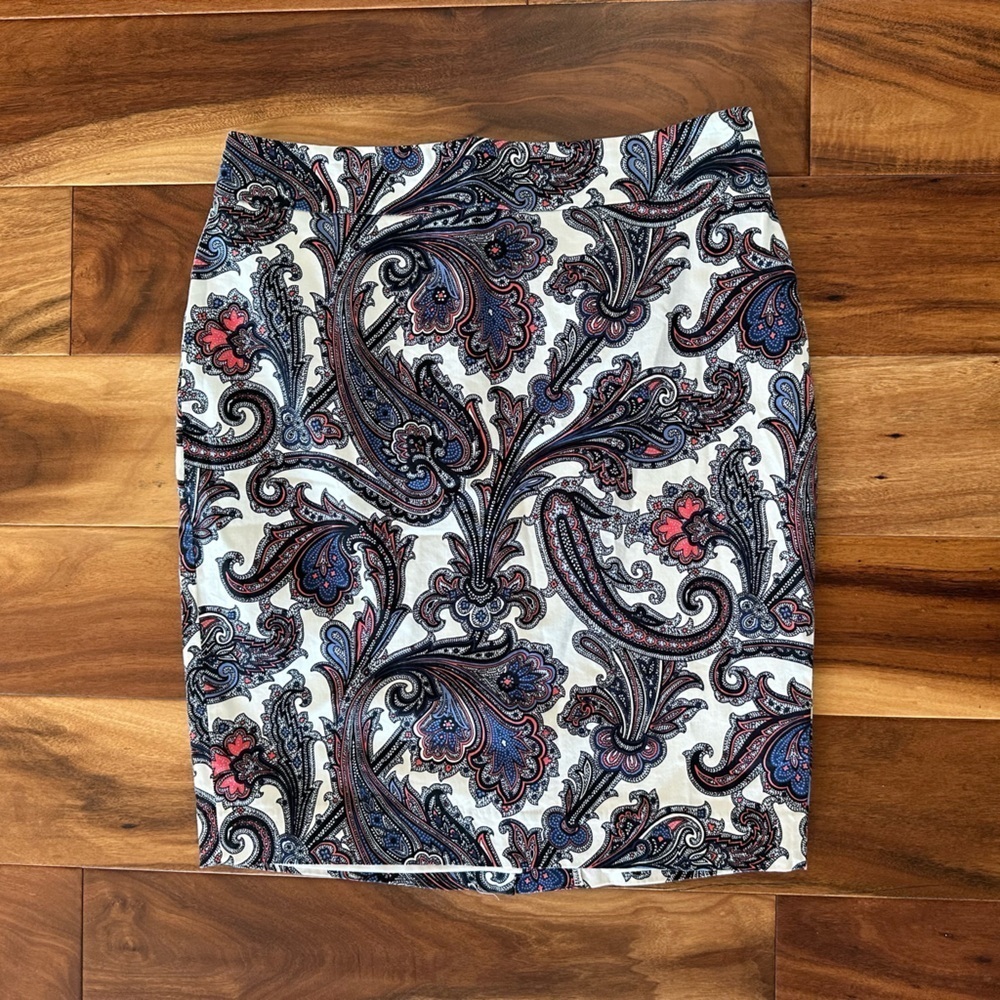 Ann Taylor Paisley & Floral Pencil Skirt size 6P